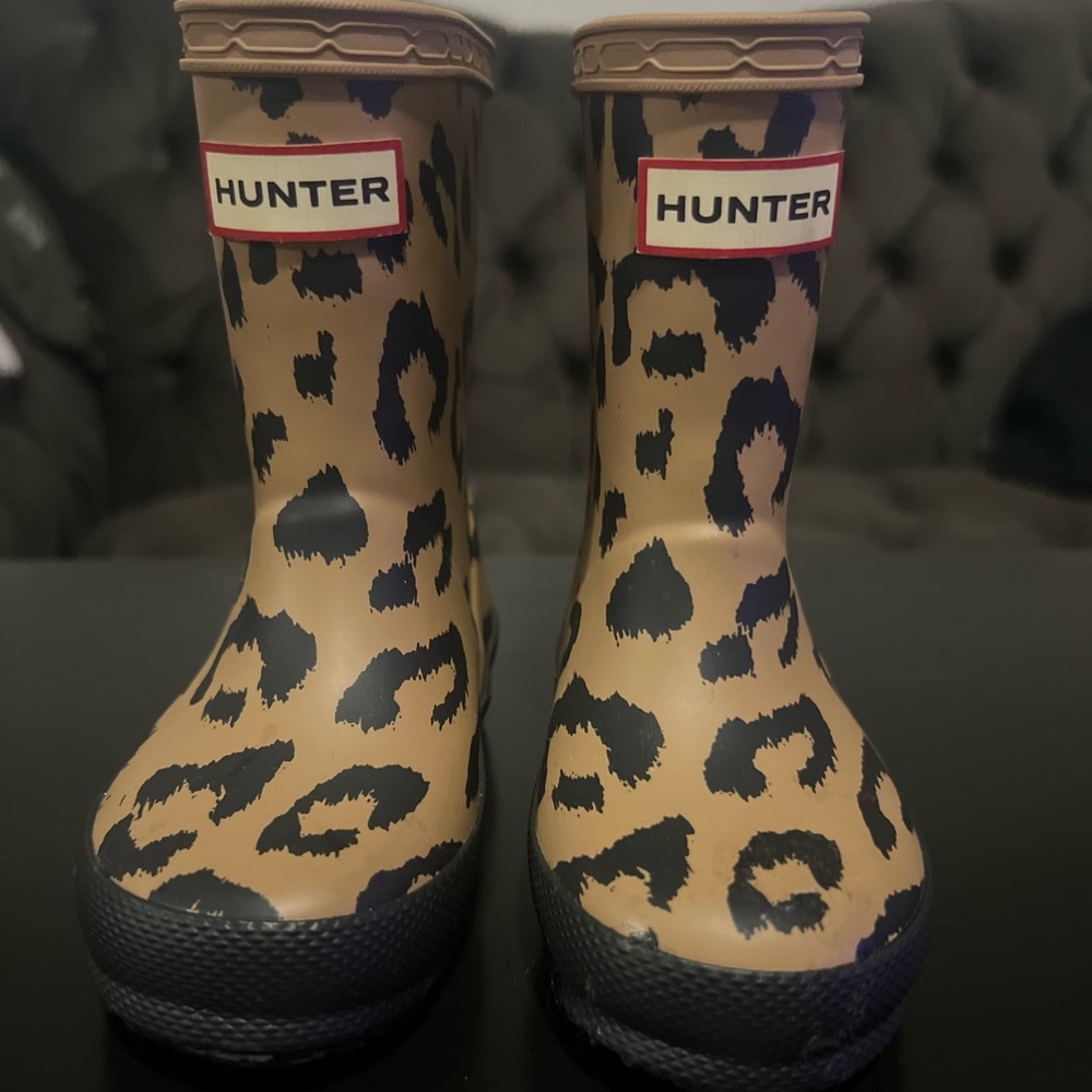 Pre-loved hunter rainboots. Great condition!